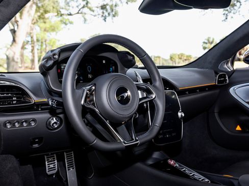 Used 2024 McLaren Artura TechLux image 61