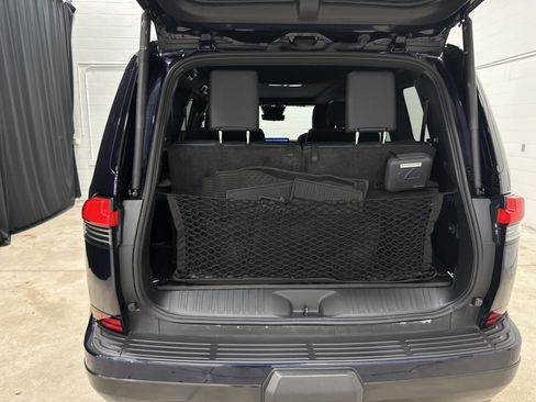 Used 2024 Lexus GX 550 w/ Accessory Package (Z1) AWD/4WD image 33