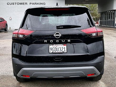 Used 2023 Nissan Rogue S image 5