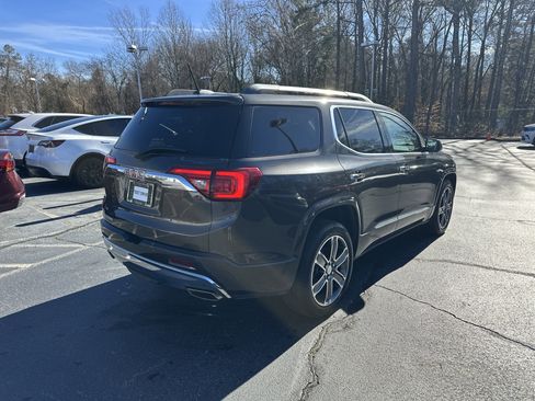 Used 2017 GMC Acadia Denali image 9