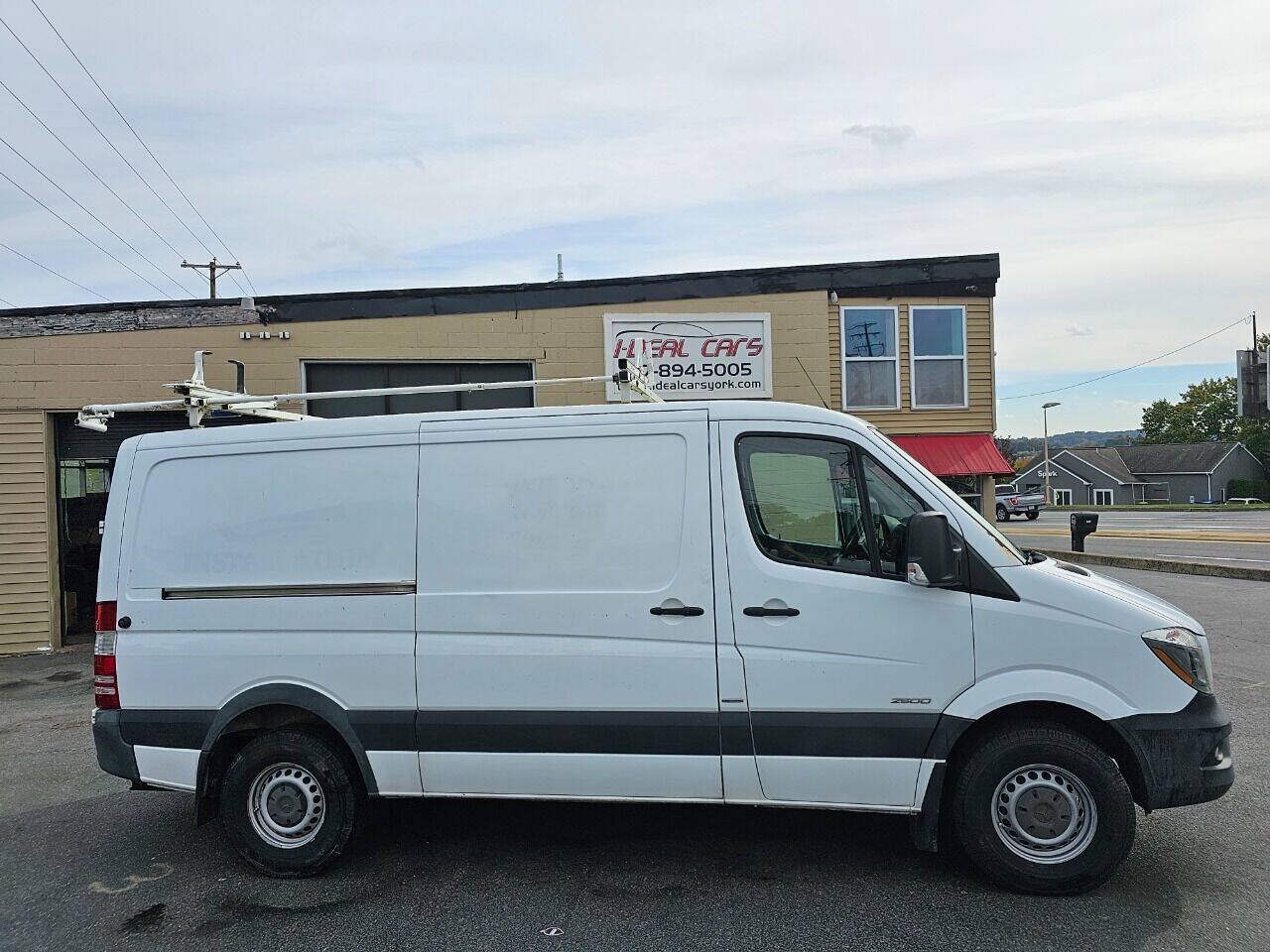 Used 2014 Mercedes-Benz Sprinter 2500 image 2