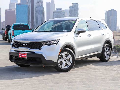 Used 2022 Kia Sorento LX FWD image 1