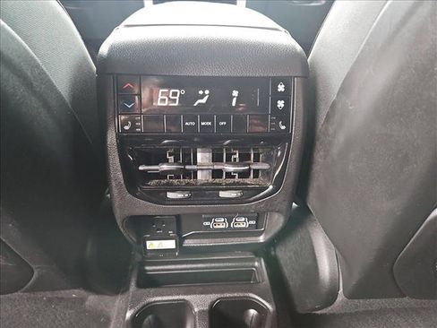 Used 2022 Jeep Grand Cherokee L Limited w/ Luxury Tech Group II AWD/4WD image 18