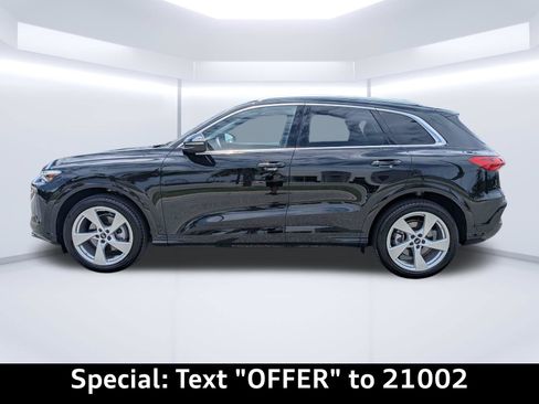 Certified 2025 Audi Q5 Prestige AWD/4WD image 7