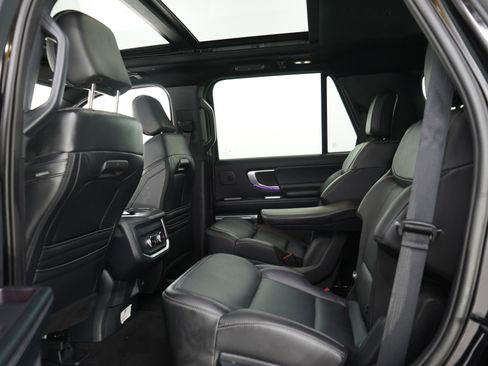 Used 2025 Ford Expedition Platinum w/ Stealth Performance Package AWD/4WD image 25