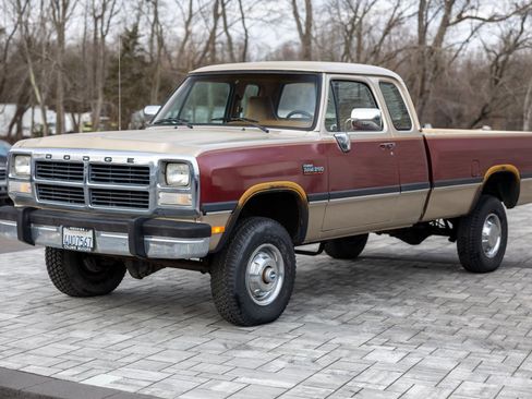 Used 1993 Dodge D/W Truck 250 image 6