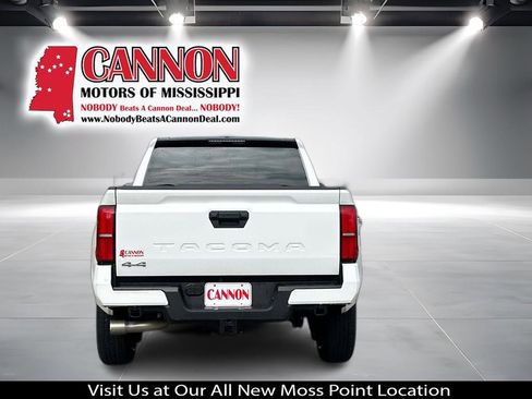 Used 2024 Toyota Tacoma SR5 AWD/4WD image 4