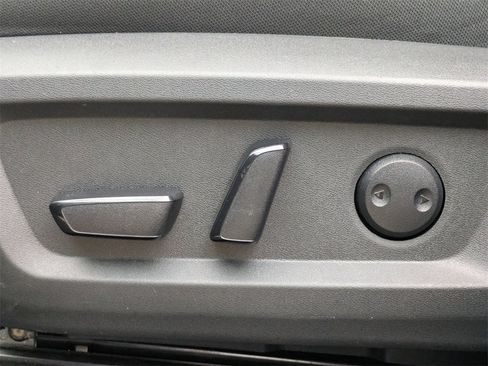 Used 2023 Nissan Rogue SV image 20