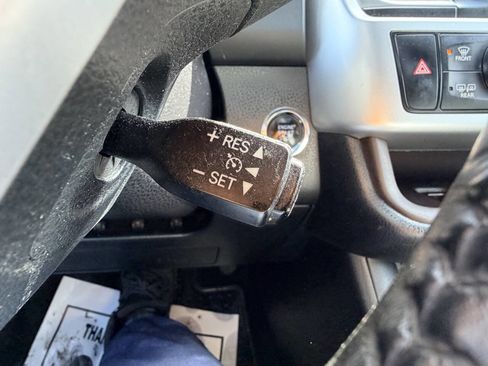 Used 2014 Toyota Highlander Limited image 13