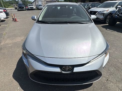 Used 2023 Toyota Corolla LE FWD image 2
