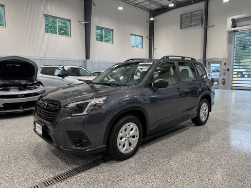 Used 2024 Subaru Forester AWD/4WD image 1