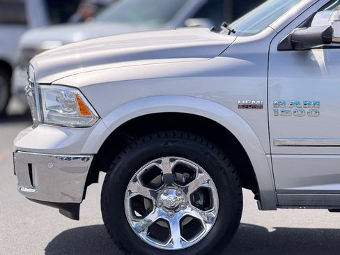 Used 2017 RAM 1500 Laramie w/ Convenience Group AWD/4WD image 16