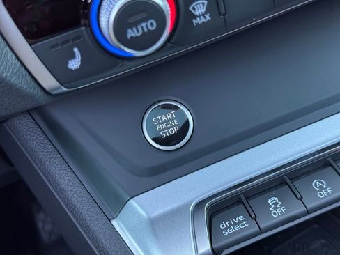 New 2025 Audi Q3 2.0T Premium image 31