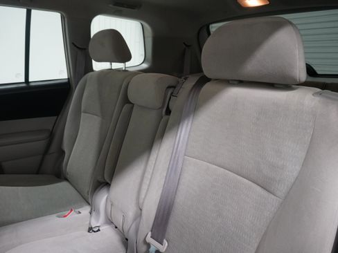 Used 2013 Toyota Highlander Plus image 12