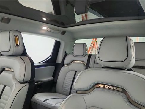 Used 2023 Rivian R1T Adventure image 34