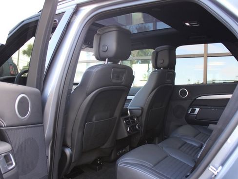 Certified 2025 Land Rover Discovery Dynamic SE image 34