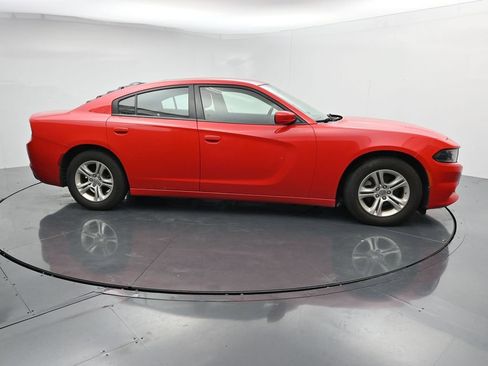 Used 2022 Dodge Charger SXT RWD image 9
