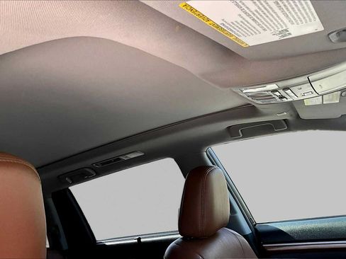 Used 2019 Toyota Highlander Limited Platinum FWD image 13