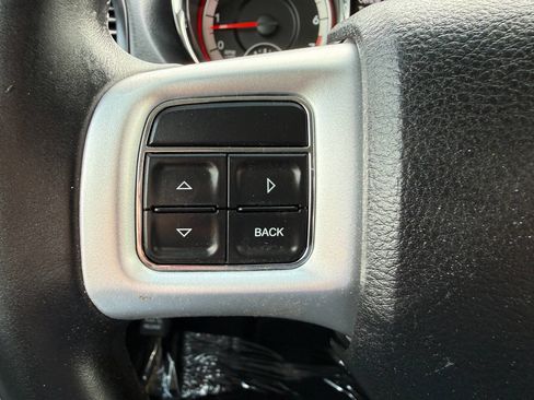 Used 2016 Dodge Grand Caravan SXT w/ Rear Park Assist Package image 36