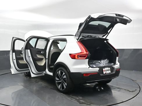 New 2026 Volvo XC40 B5 Ultra w/ Climate Package AWD/4WD image 48