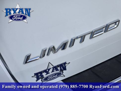 Used 2024 Ford Explorer Limited AWD/4WD image 8