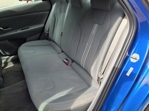 Used 2023 Hyundai Elantra SEL w/ Convenience Package image 8