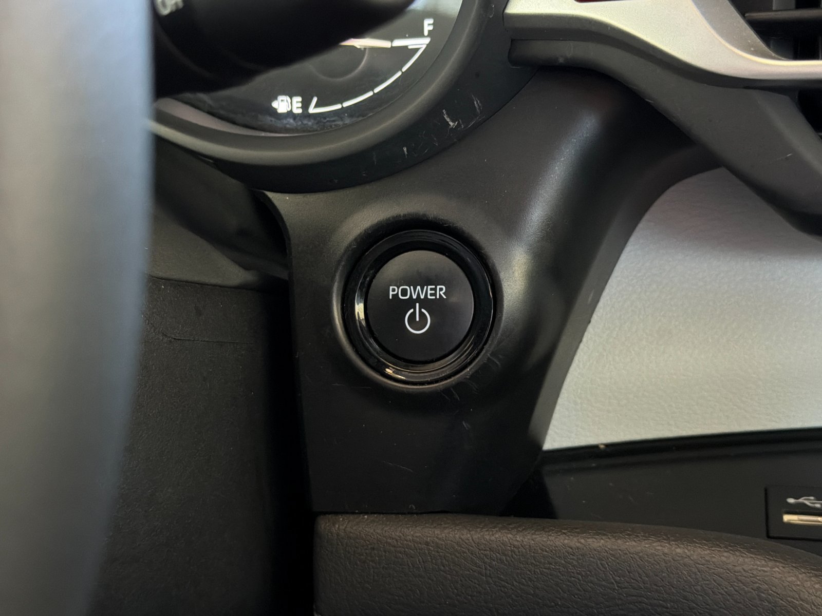 Used 2025 Toyota Sienna XLE FWD image 22