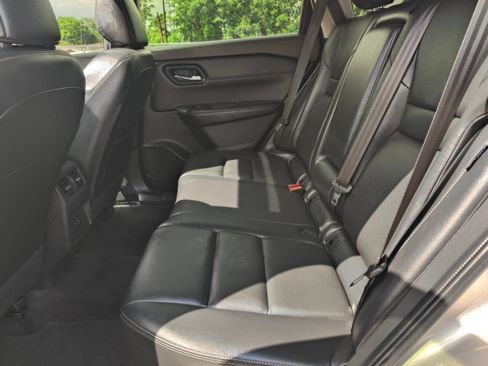 Used 2023 Nissan Rogue SL image 8