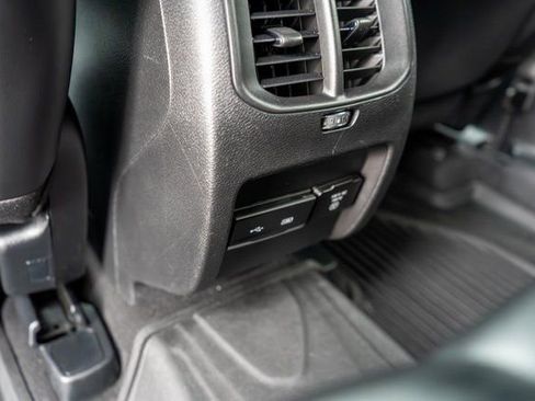 Used 2020 Jeep Cherokee Limited image 18