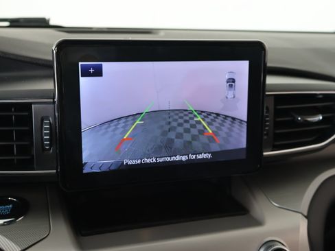 Used 2022 Ford Explorer XLT w/ Equipment Group 202A AWD/4WD image 6