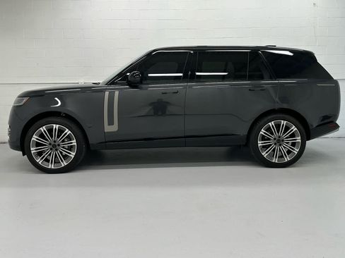 Used 2026 Land Rover Range Rover Long Wheelbase SE AWD/4WD image 3