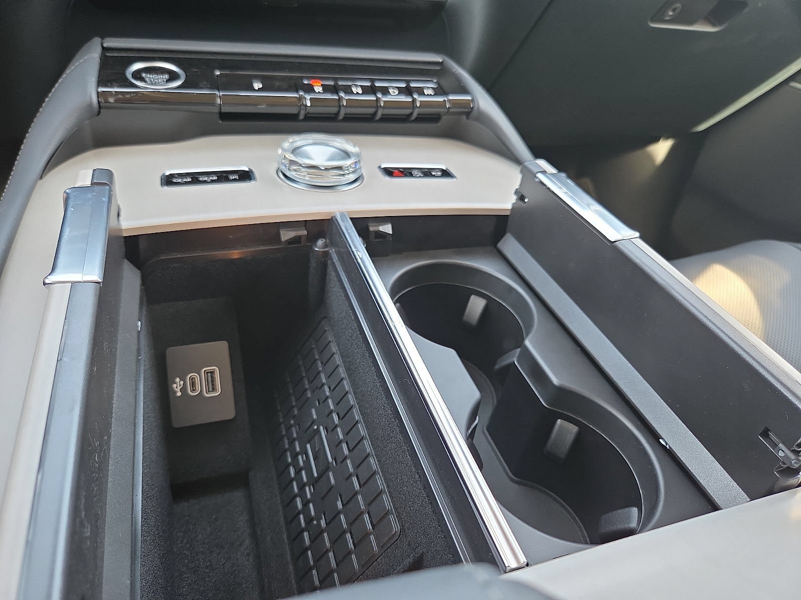New 2026 Lincoln Navigator L Premier AWD/4WD image 24