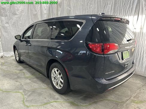 Used 2020 Chrysler Pacifica Touring w/ Advanced Safetytec Group image 7