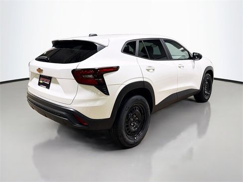 New 2026 Chevrolet Trax LS image 7