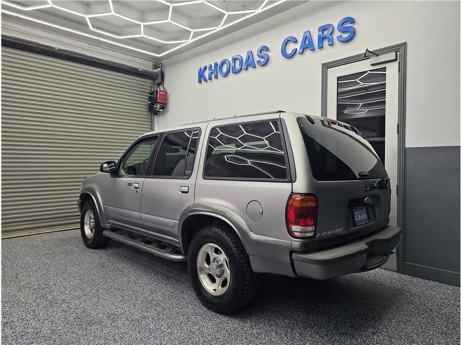 Used 2000 Ford Explorer XLT AWD/4WD image 3