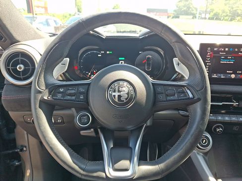 Used 2024 Alfa Romeo Tonale Veloce AWD/4WD image 21