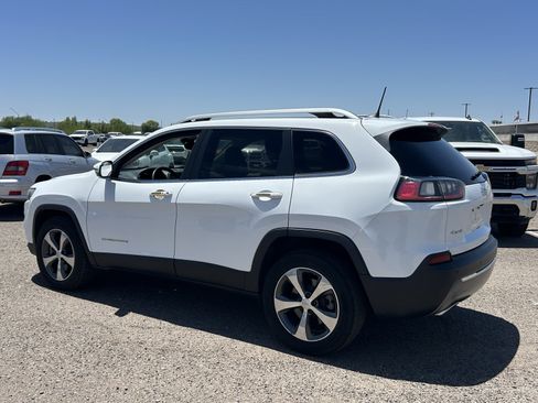 Used 2019 Jeep Cherokee Limited w/ Luxury Group AWD/4WD image 3
