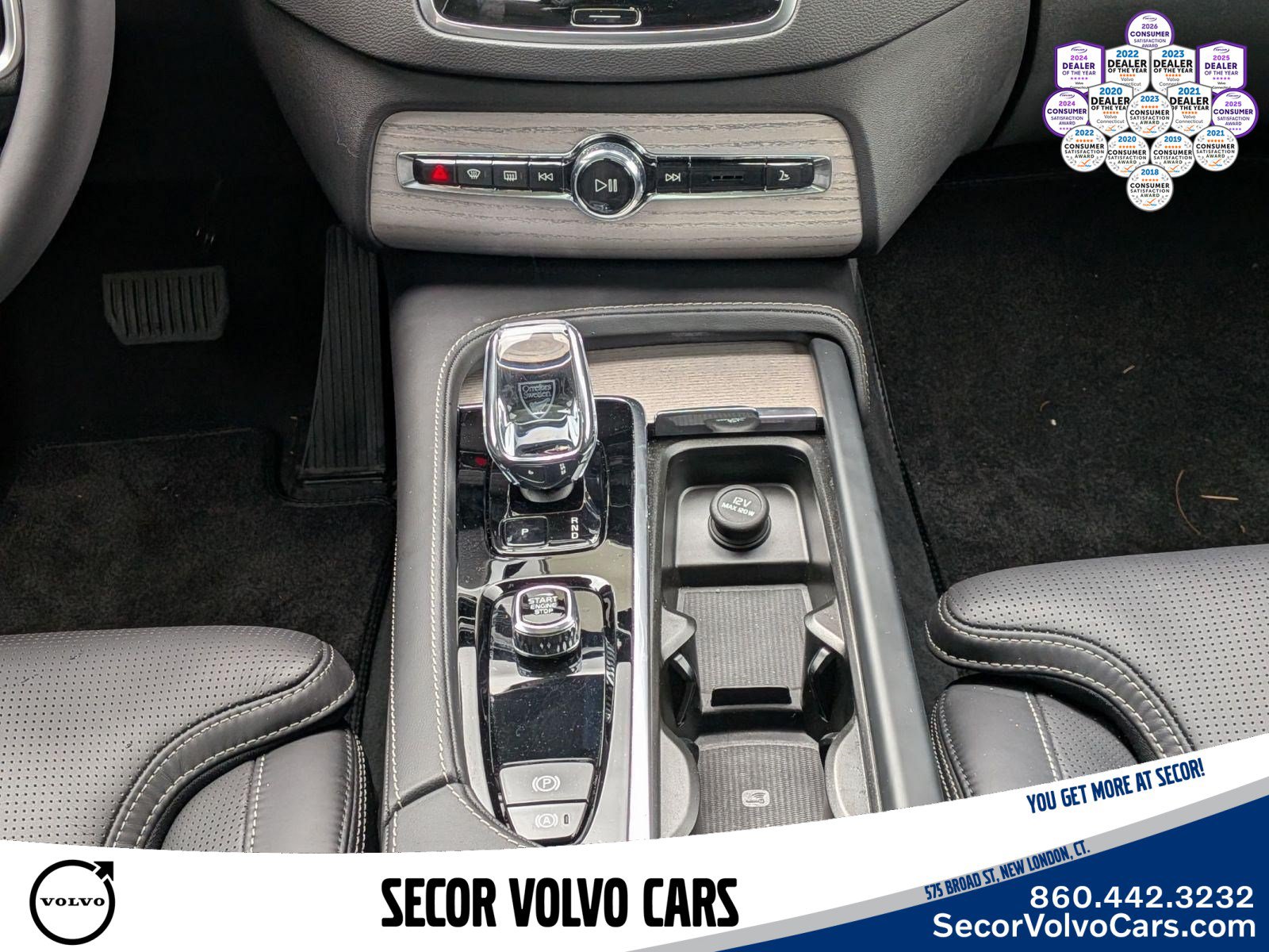 Certified 2024 Volvo XC90 T8 Ultimate AWD/4WD image 16