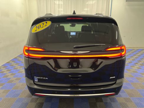 Used 2022 Chrysler Pacifica Touring-L image 19