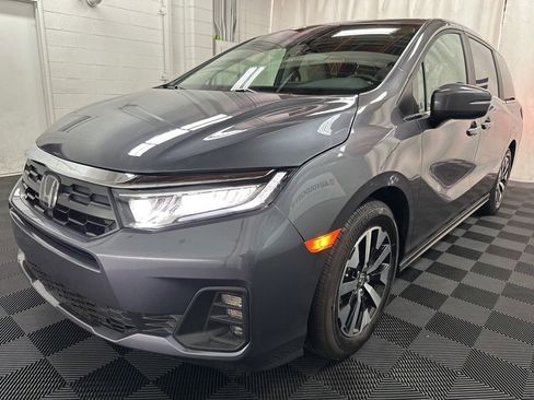 Used 2025 Honda Odyssey EX-L image 2