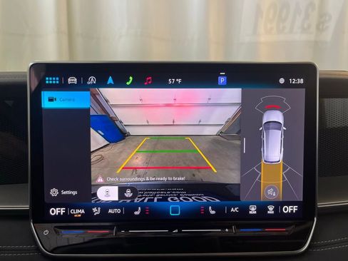 Certified 2025 Volkswagen Tiguan SE image 19