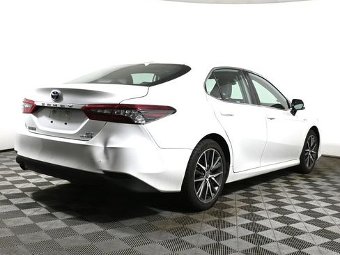 Used 2021 Toyota Camry XLE w/ Navigation Upgrade Package FWD image 10