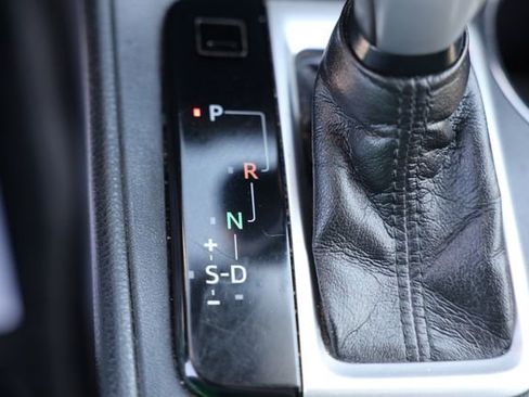 Used 2018 Toyota Highlander Plus AWD/4WD image 29