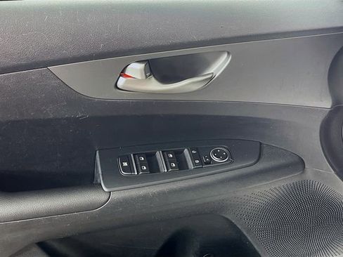 Used 2020 Kia Forte LXS FWD image 18