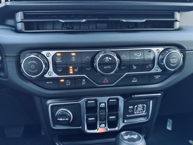 New 2025 Jeep Wrangler Unlimited Sahara AWD/4WD image 28