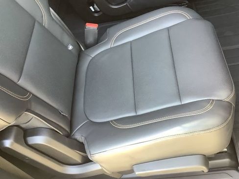 Used 2021 Chevrolet Traverse Premier AWD/4WD image 15