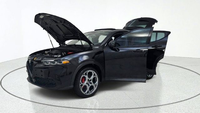 Used 2024 Alfa Romeo Tonale Veloce AWD/4WD image 13