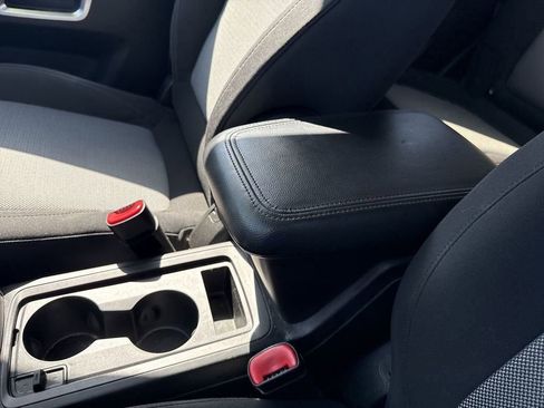 Used 2012 Chevrolet Captiva Sport LS FWD image 25
