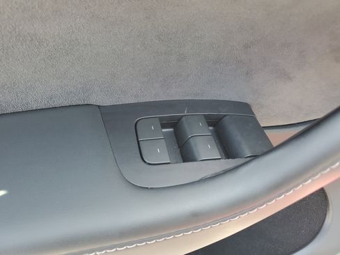 Used 2024 Tesla Model Y Long Range RWD image 22