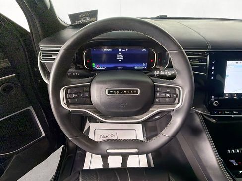 Used 2022 Jeep Wagoneer Series II image 11